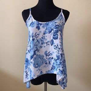 Soprano Lightweight strappy sheer spaghetti strap tank. Size Small